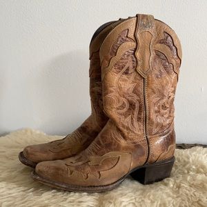 Women’s size 7 B Carla Cowboy Boots